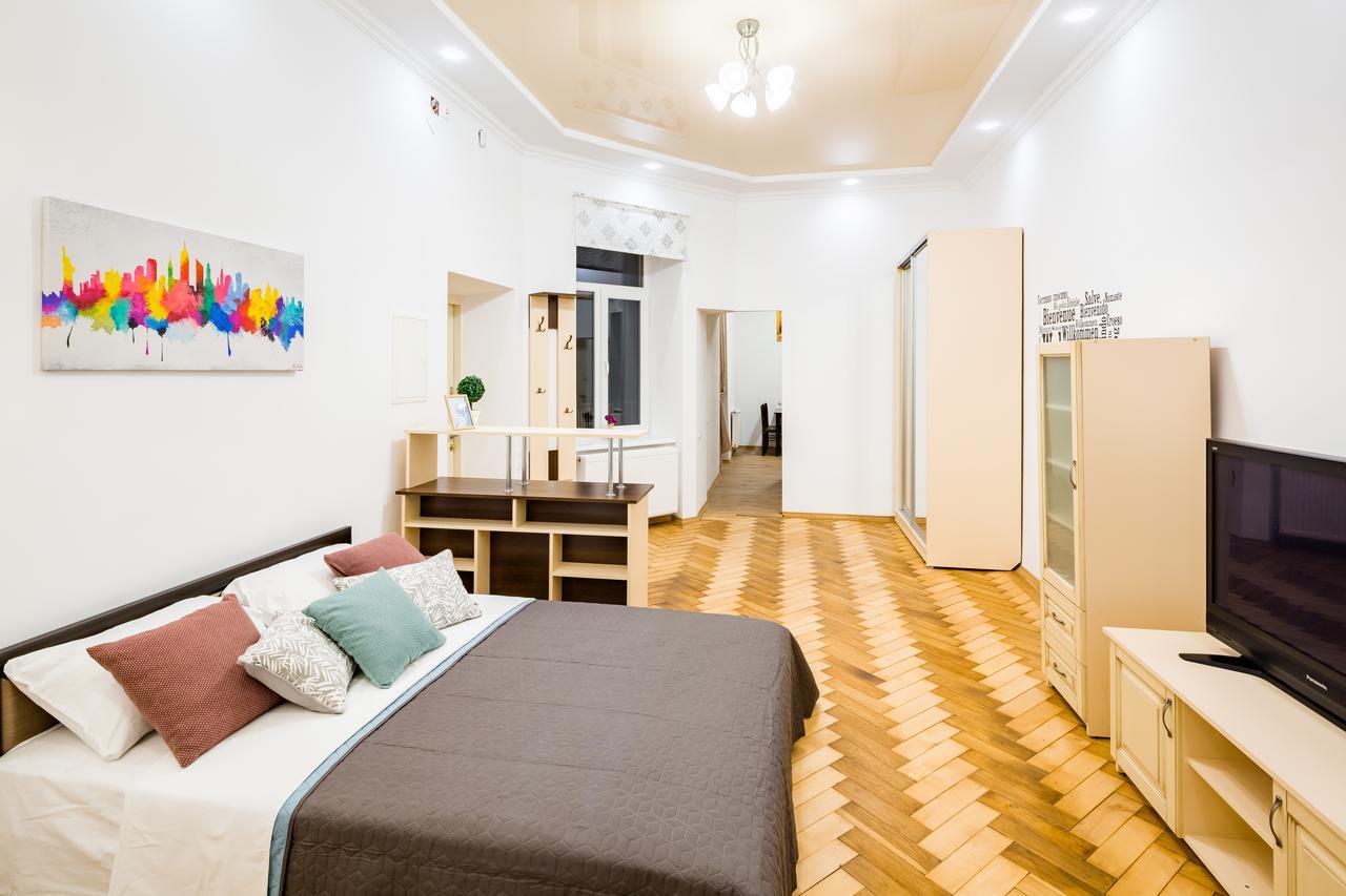 Bright And Cozy Apart With Balcony Lviv Exterior foto