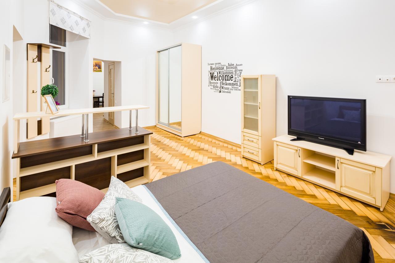 Bright And Cozy Apart With Balcony Lviv Exterior foto